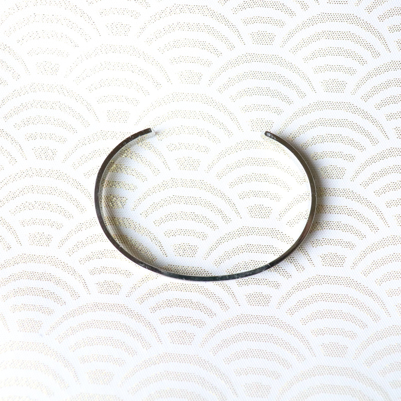 革紋(かもん)京都レザー シルバーバングル(ニッケル加工)アクセサリー