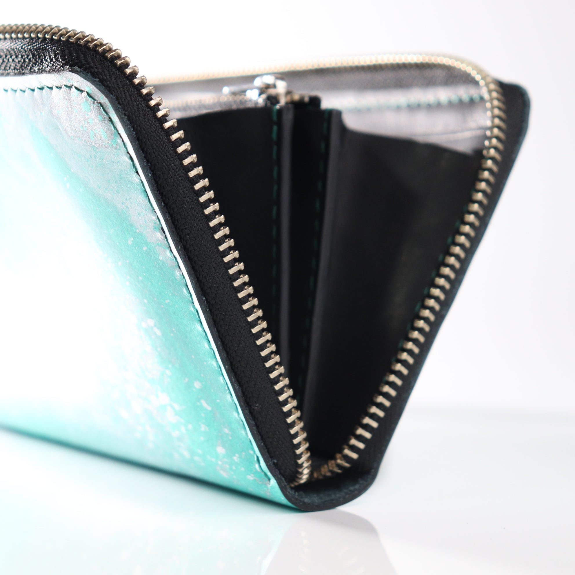 ラウンドファスナー 長財布