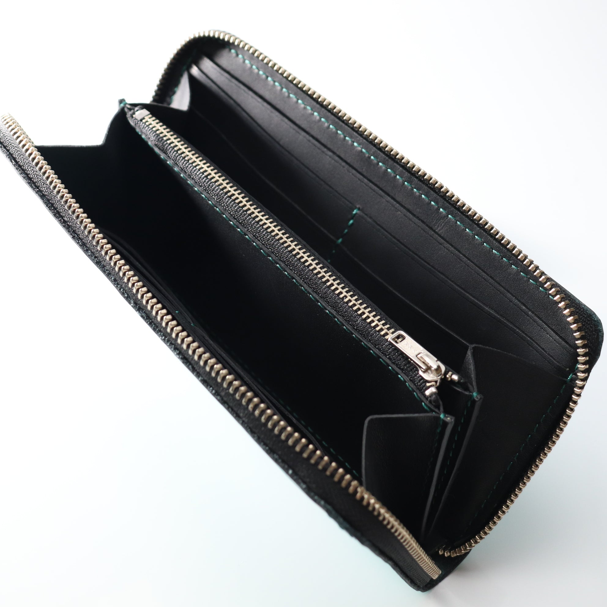 ラウンドファスナー 長財布