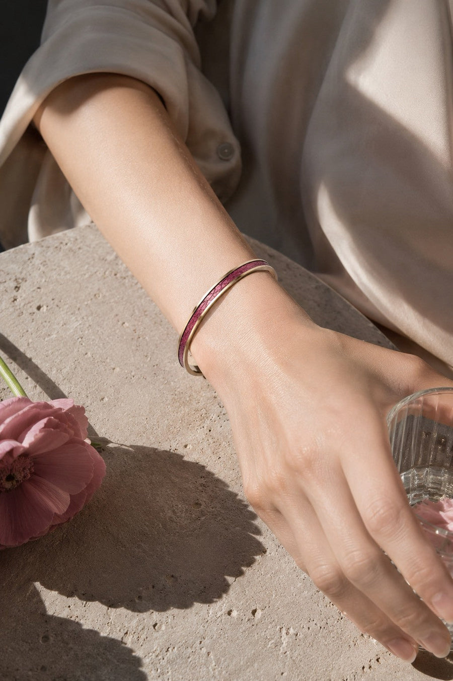 GARNET worn 04